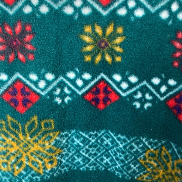 Victoria’s Secret Country green pattern fleece zip neck pullover. Medium - Picture 5 of 5